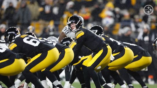 Is Kenny Pickett's Lack Of Trusting Steelers Offensive Line Causing Him To Have "Happy Feet" In The Pocket? (Steelers News)