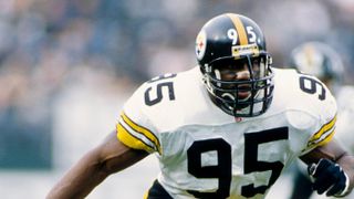Steelers Surprised Greg Lloyd Over Thanksgiving Holiday In 1987 With A Reluctant Run In The Rain (Steelers News). Photo by RVR Photos / USA TODAY Sports