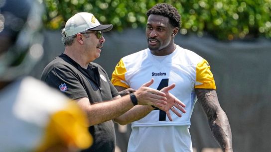 Pittsburgh Steelers wide receiver DK Metcalf, right, talks with offensive coordinator Arthur Smith during practice at NFL football minicamp in Pittsburgh, Wednesday, June 11, 2025. Pittsburgh Steelers wide receiver DK Metcalf, right, talks with offensive coordinator Arthur Smith during practice at NFL football minicamp in Pittsburgh, Wednesday, June 11, 2025.