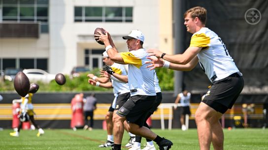 Steelers' quarterback Aaron Rodgers (left) and Will Howard (right) participating in drills during 2025 mini camp Steelers' quarterback Aaron Rodgers (left) and Will Howard (right) participating in drills during 2025 mini camp