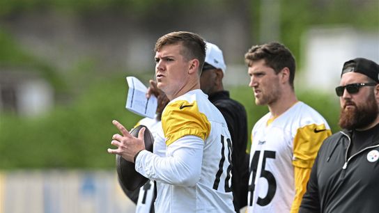 Steelers rookie quarterback Will Howard looking to throw the ball during training